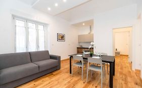 Guesthost - Cenisia District Perosa Roomy Flat
